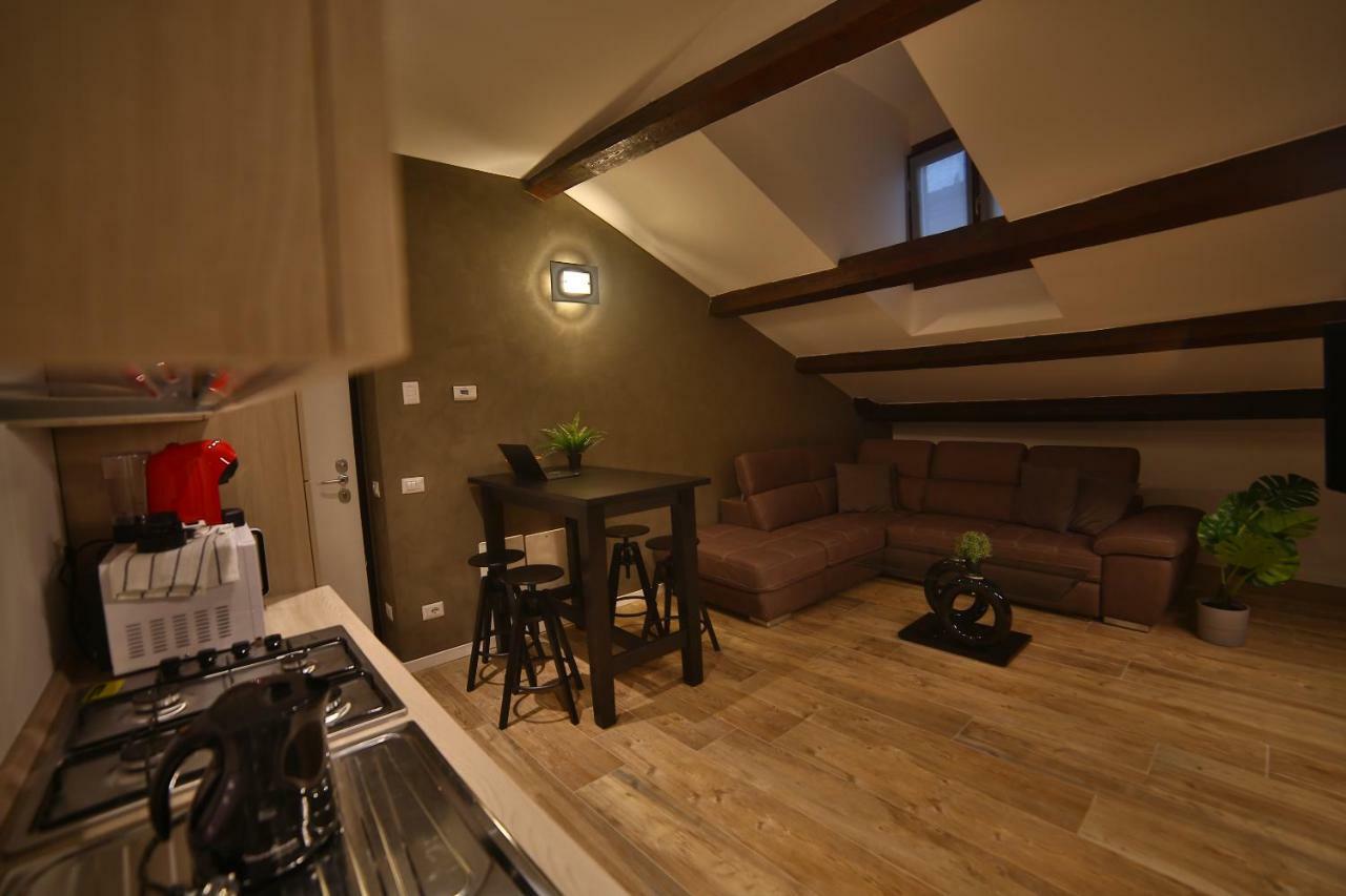 Moscova Attic Near Duomo Apartamento Milão Exterior foto